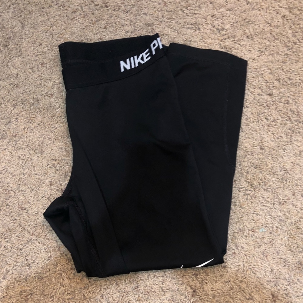 Black Capri nike Pro legging